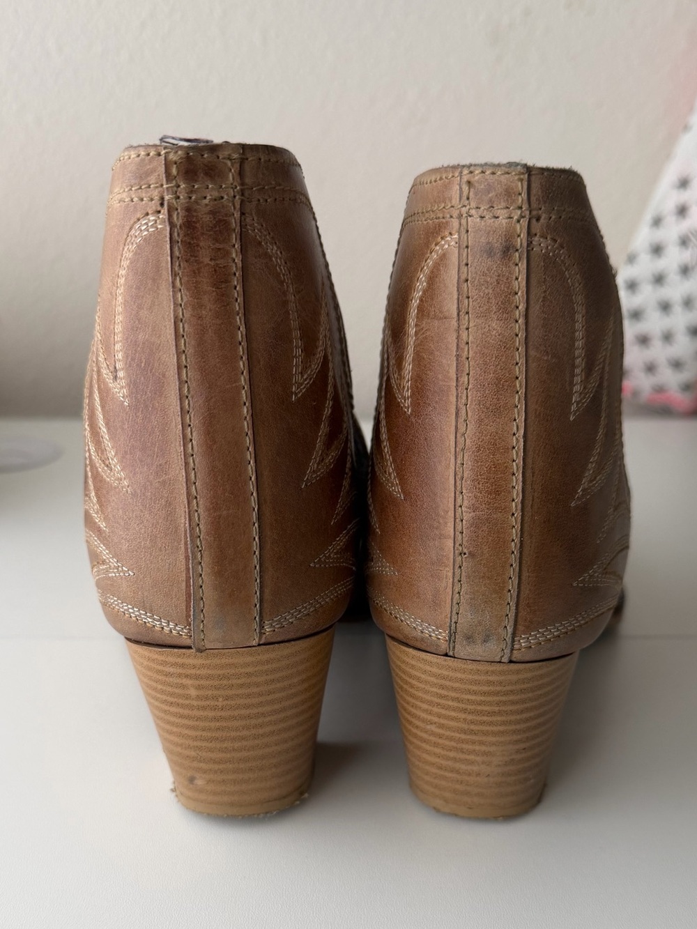 ROPER ROWDY ANKLE BOOTIE Tan Leather Block Heel Cut Out Western Embroidered 7.5 - Picture 4 of 8